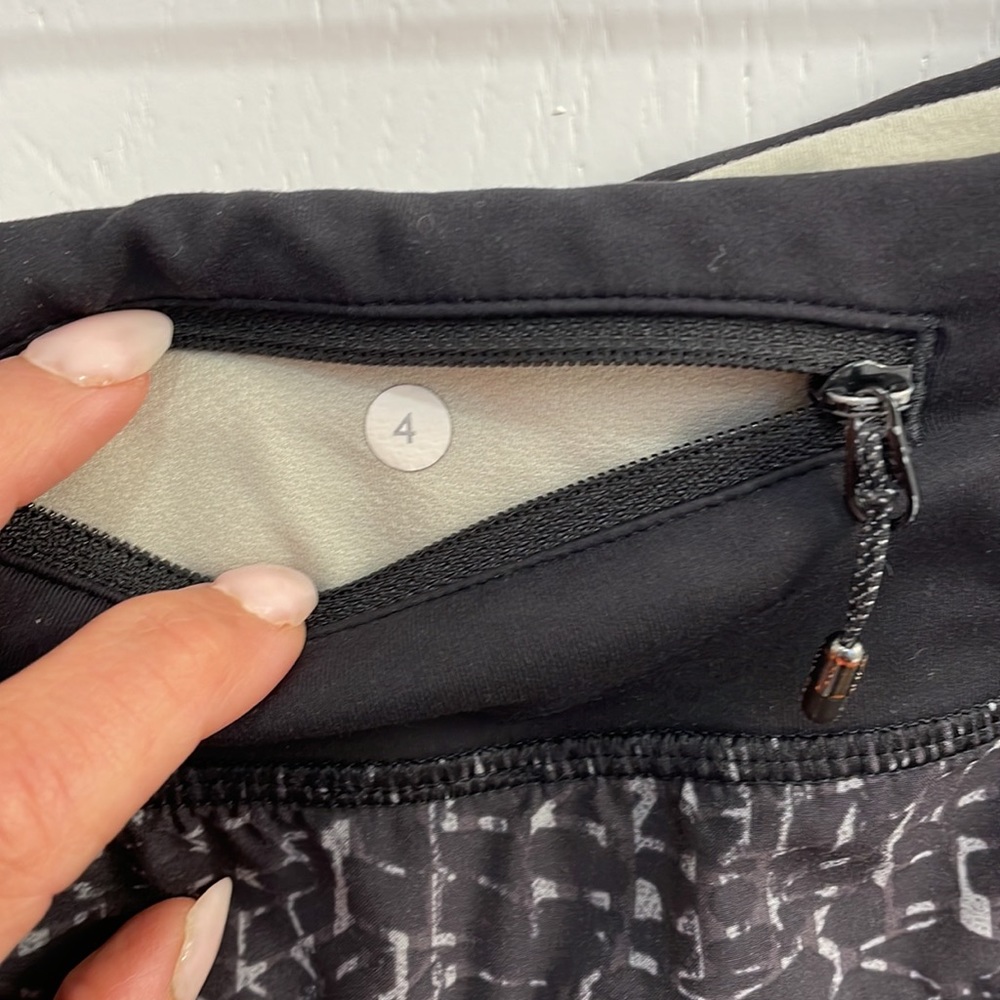 Lululemon Speed Short, size 4